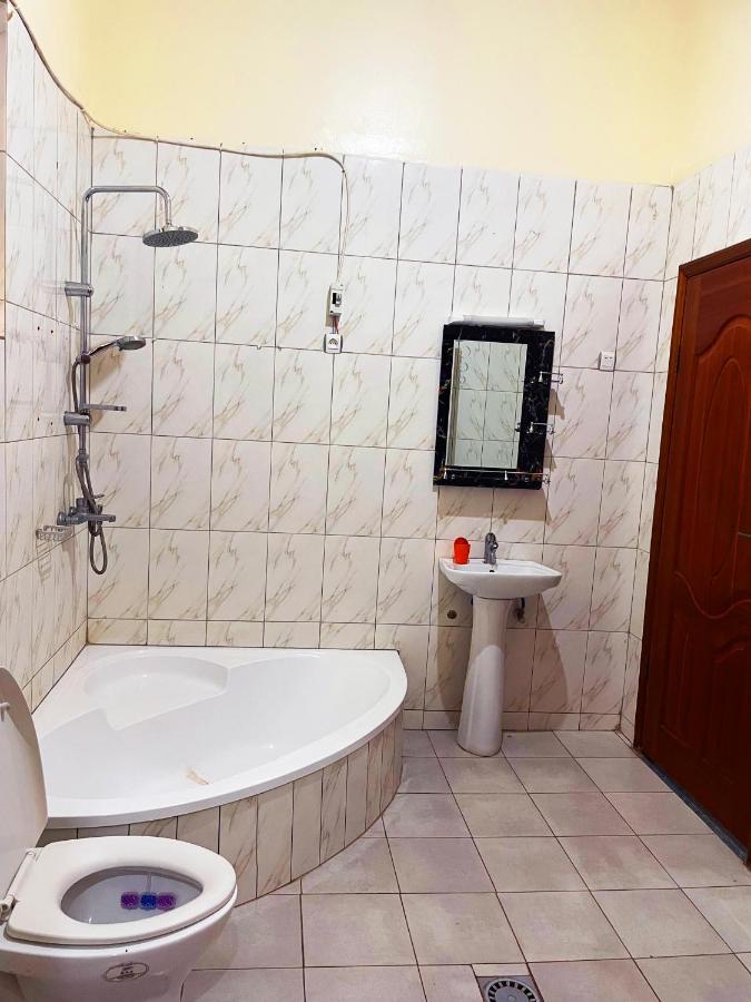 Zeo Airbnb - Cheap Apartment In Кигали Экстерьер фото